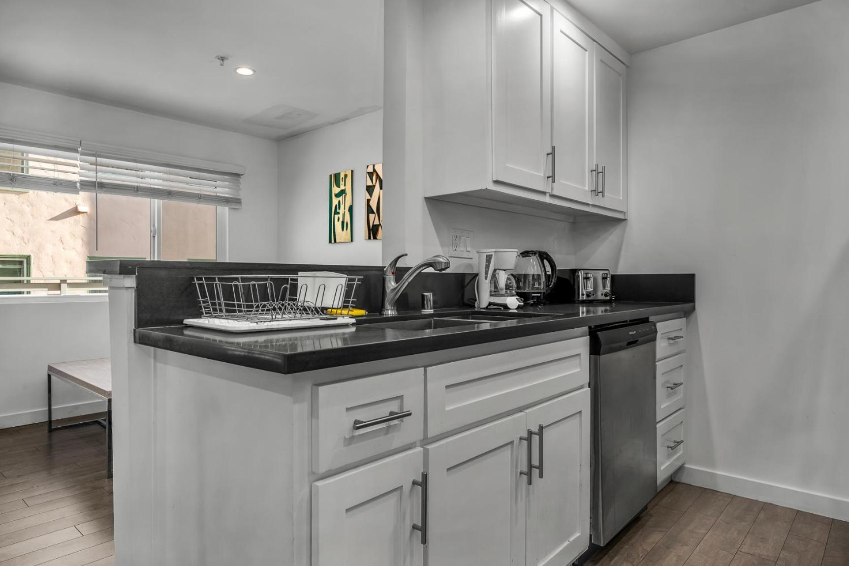 Stylish One-bedroom Retreat With Ac & Free Parking In The Heart Of Hollywood Appartement